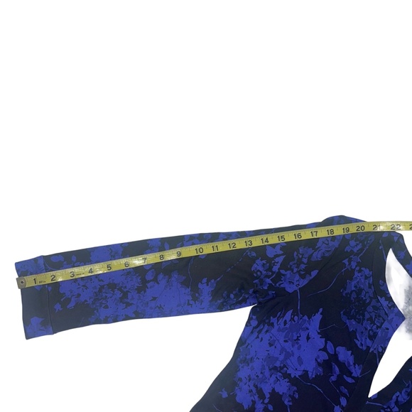 Diane von Furstenberg Black with Blue Flowers Silk Mini Dress Sz 4 - Picture 10 of 16